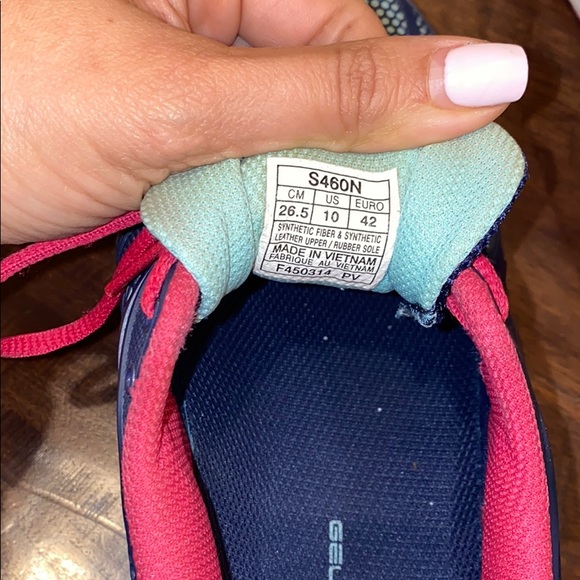 ASICS - Picture 5 of 5